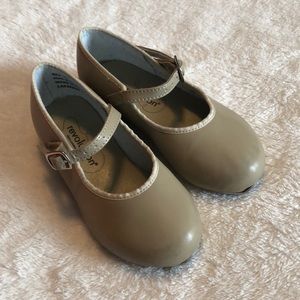 Girls tap shoes